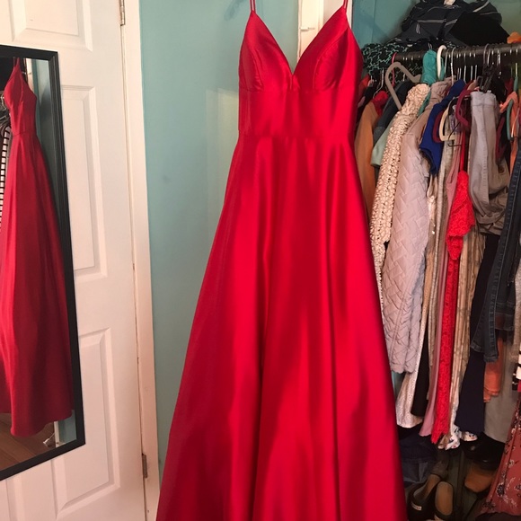 Prom dress - Picture 2 of 5